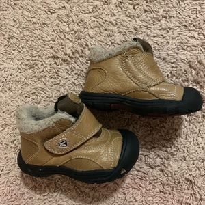 Keen boys boots size 7